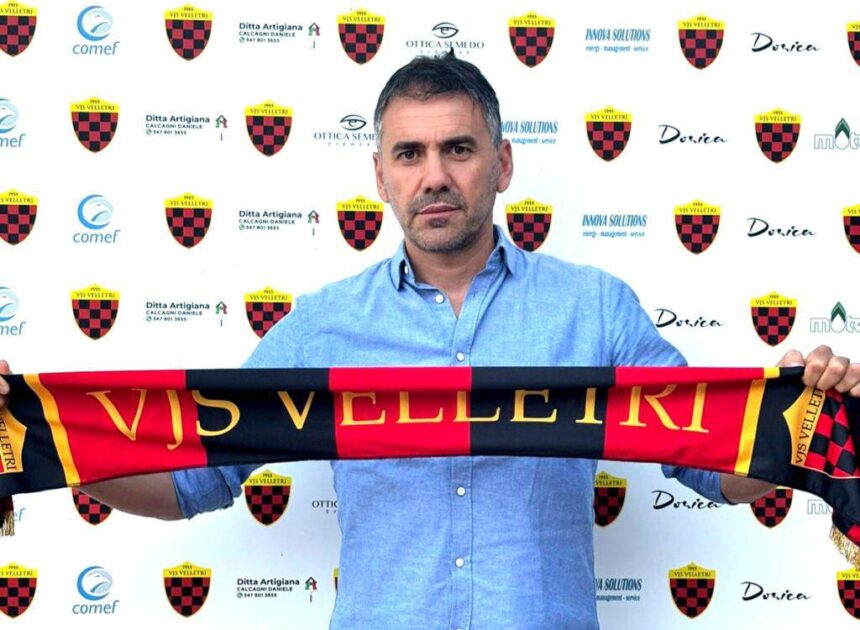 Calcio, Mister Damiano Valenti si racconta: “Ho sposato il progetto Vjs e voglio regalare gioie ai tifosi”